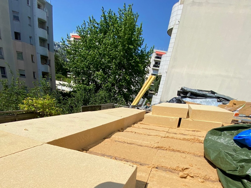 Isolation toiture par l'extérieur suisse